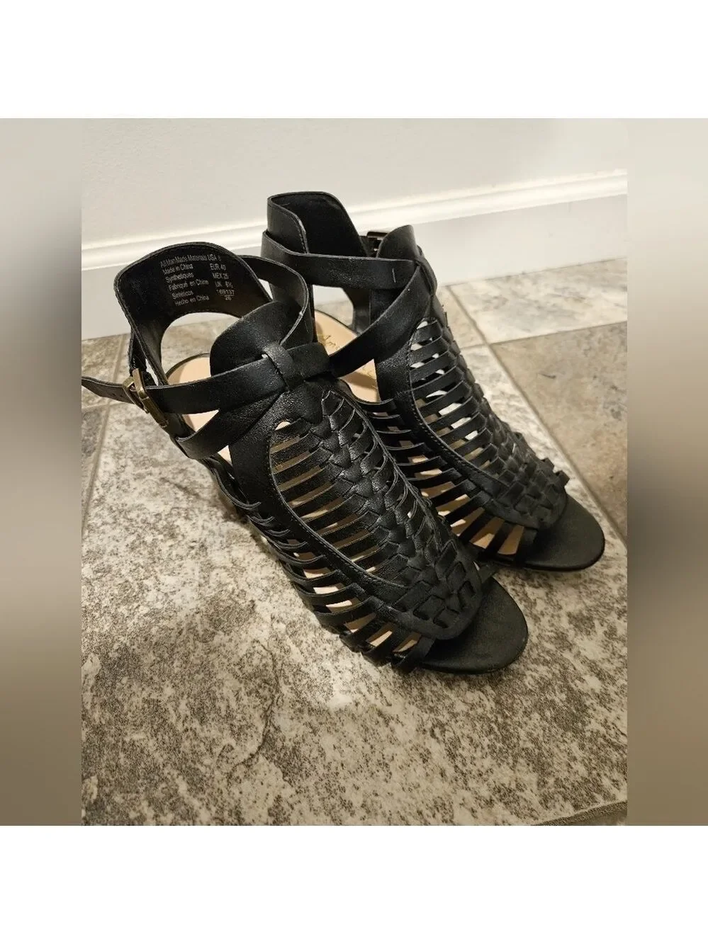 AMERICAN EAGLE BLACK FAUX LEATHER PEEPTOE STRAPPY HIGH BLOCK HEEL SANDALS SIZE 8